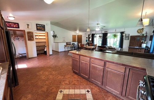 Palmer Casa | Private 5-Bed/2.5-Bath Home w/ Full Kitchen, Steam Sauna, Wi-Fi, and Laundry