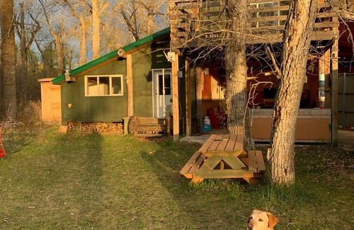 Pincher Creek Cabina | Private 500 acre ranch riverside cabin and fishing Oldman River. Family and pets