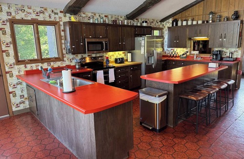 Hayward Casa | Round Lake Hayward WI - 6 Bedroom 2.5 Bathroom Lodge - 500+Feet Lakeshore Estate