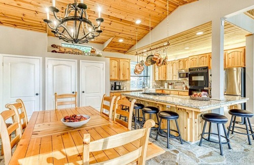 Dogwood Mountain Cabina | Private A/C Playset Zip-Line Huge Deck Firepit