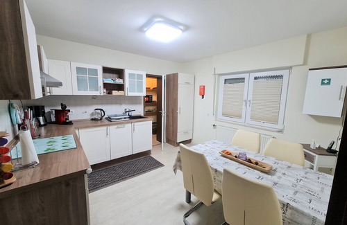 Allenbach Casa | Casa-Confortable-Baño privado-Balcón
