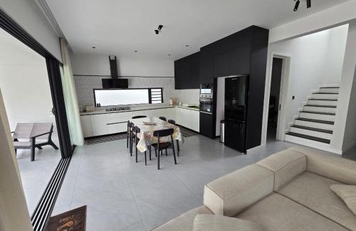 Albion Casa | Private Accommodation Nino No 1