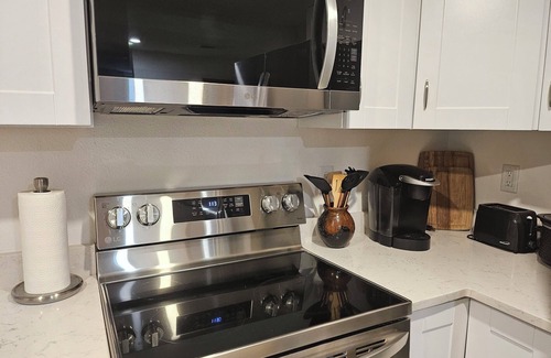 Littleton Casa | Private And Comfortable Home With Lots Of STORAGE For Your Long Term Stay!