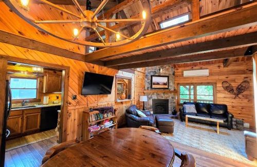Nisbet Casa | Private and Cozy Cabin Close to Williamsport, PA