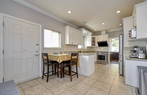 Burnaby Casa | Private and modern House in central location