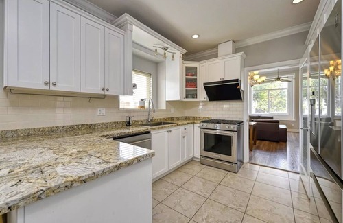 Burnaby Casa | Private and modern House in central location