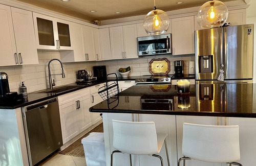 Palm River Estates Casa | Private and Peaceful Home
