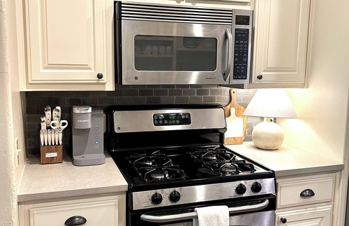 Fayetteville Condominio | Private and quiet Condo close to Dickson Street and Historic Fayetteville Square