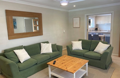 Kardinya Casa | Private and Secure, 3 bed 1.5 bath