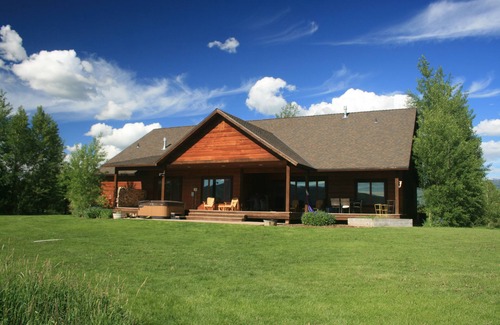 Victor Casa | Private and spacious 6 bedroom high end house in beautiful Victor, Sleeps 16!