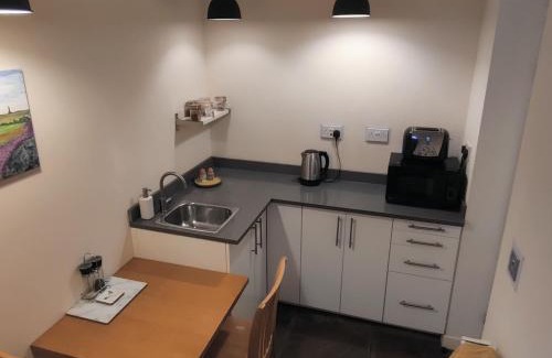 Todmorden Apartamento | Private annex to Victorian villa, with kitchen and Free parking
