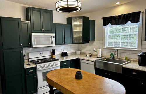 Historic District Apartamento | Private apt historic downtown yr. 1892