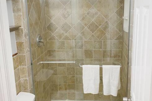 Coram Apartamento | Private Apt King Suite, L.I, NY-Hamptons to NYC