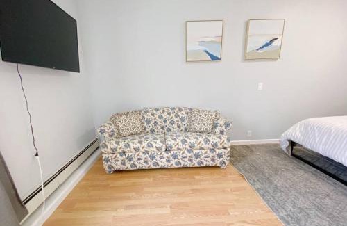 Coram Apartamento | Private Apt King Suite, L.I, NY-Hamptons to NYC