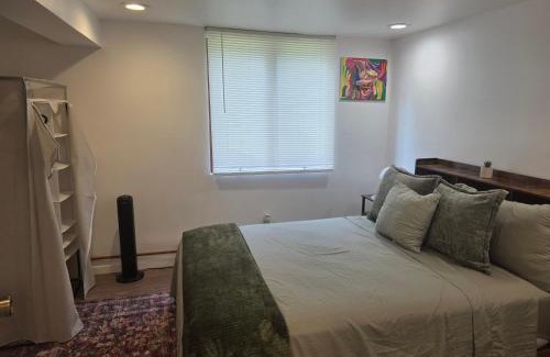 Baywood Casa | Private Area & Access to Home, Rooms In Bayshore