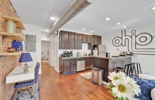 Short North Casa | Private Art Gallery w/FREE Parking near Conven Ctr