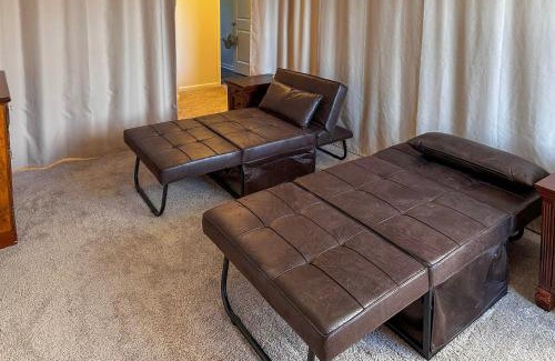 Johnstown Casa | Private Backyard! Spacious Home 25 Mi to Columbus