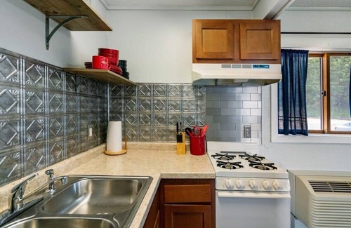 Mayfield Apartamento | Private balconies with stunning lake views