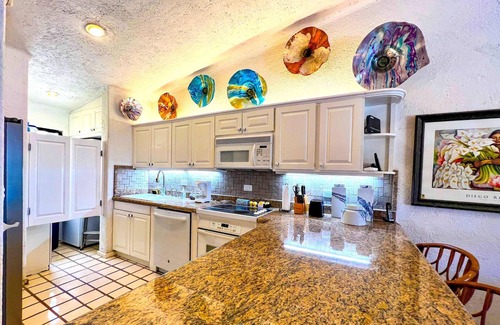 Centro Condominio | Oceanview Condo at Terrasol Beach Resort, 2 Pools