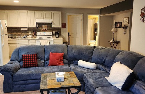 West Fairfax Apartamento | Private Basement Apartment