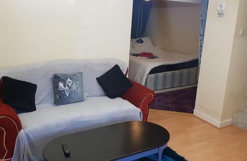 Huddersfield Apartamento | Private Basement Studio Flat with Modern Features