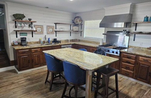 Port Isabel Casa | Private Bayside house with Boat Docks 3-bedroom 2 bath, AC in Port Isabel.