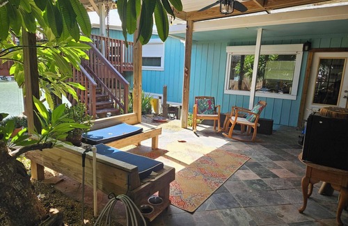 Port Isabel Casa | Private Bayside house with Boat Docks 3-bedroom 2 bath, AC in Port Isabel.