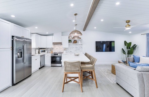 White Marlin Beach Casa | Private Beach Access: Islamorada Canal-Front Home