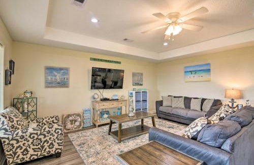 San Luis Casa | Private Beach Access Coastal Freeport Home!