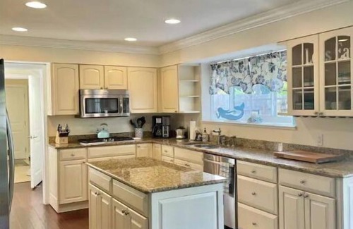Vero Beach Casa | ~ Private Beach Access! ~ East A1A ~~ Sun, Sea, Pool, Relax!