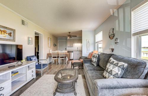 Gulf Stream Estates Apartamento | Private Beach and Pool Access Murrells Inlet Condo!