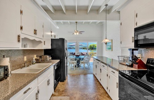 Penhook Casa | THOMWELL FAMILY AFFAIR -BEACH, GREAT COVE