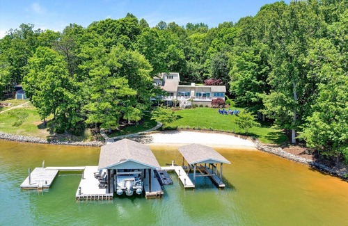 Penhook Casa | THOMWELL FAMILY AFFAIR -BEACH, GREAT COVE