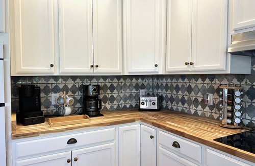 Cape Charles Casa | Private Beach Getaway: close to town, shopping, restaurants, pool & tennis