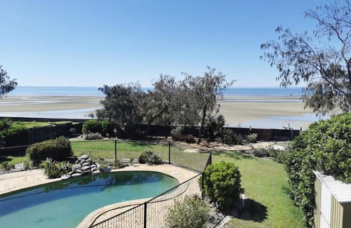 Beachmere Casa | Private Beach Newly Renovated Holiday Home w pool