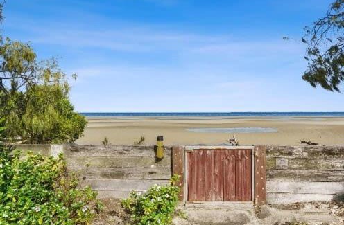 Beachmere Casa | Private Beach Newly Renovated Holiday Home w pool