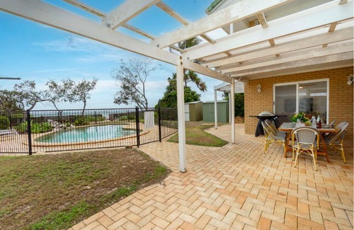 Beachmere Casa | Private Beach Newly Renovated Holiday Home w pool
