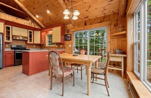 Beaver Casa | Peaceful private beach house in charming Pound on a clear, sandy full rec lake