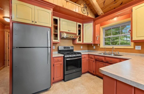 Beaver Casa | Peaceful private beach house in charming Pound on a clear, sandy full rec lake