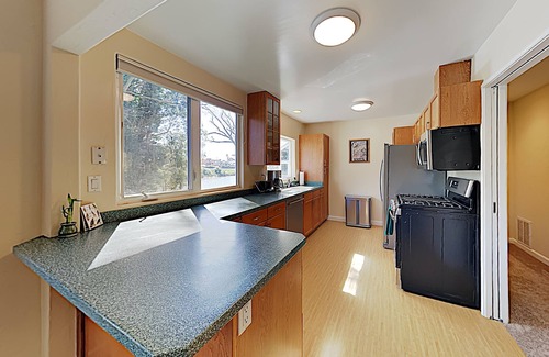 Eastside Santa Cruz Casa | Private Beach House with amazing views of Shwan Lake and Twin Lakes Beach