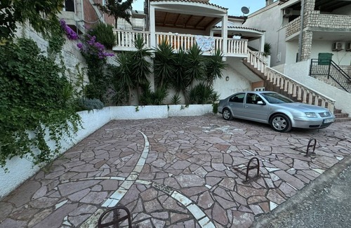 Utjeha Casa | Private beach 2-bedroom apartment 2