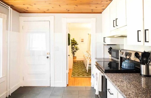 Glen Cove Casa | Private Beach mins to Camden