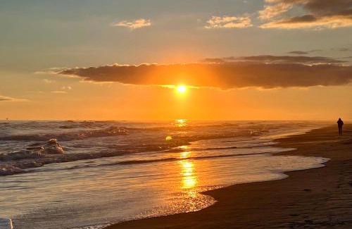 Surf Side Shores Casa | Private Beach-Private Pool-Easy walk to the Beach