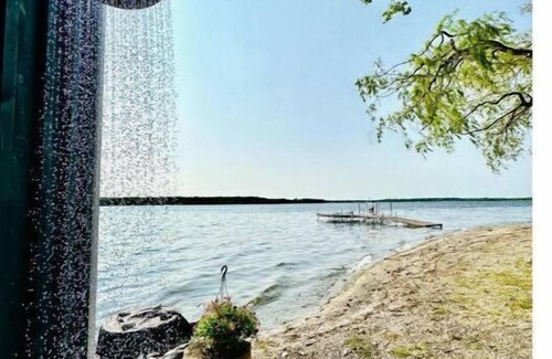 Greater Napanee Cabaña | Private Beach Waterfront Cottage