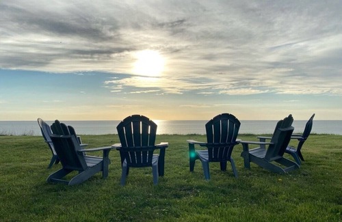 Dashwood Cabaña | Private Beach Waterfront w/ Hot Tub by Grand Bend