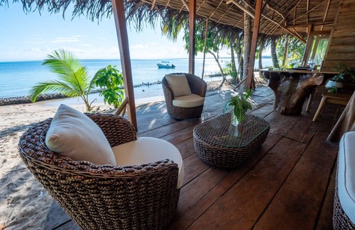 Isla Bastimentos Casa | Private Beachfront House with Kayak & Guided Tours