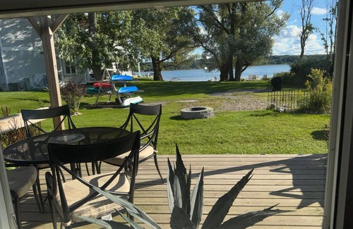 Onekama Apartamento | Private beachfront 2BR w deck and firepit in Onekama