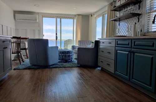 Portsmouth Cabaña | Private Beachfront Cottage in Portsmouth, RI