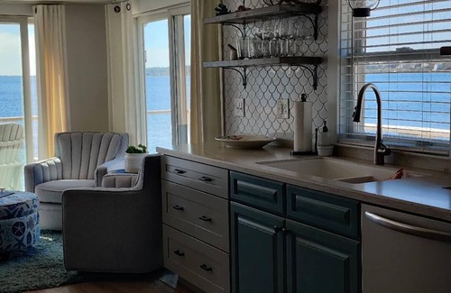 Portsmouth Cabaña | Private Beachfront Cottage in Portsmouth, RI