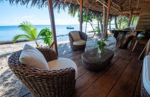 Isla Bastimentos Casa | Private Beachfront House with Kayak & Guided Tours